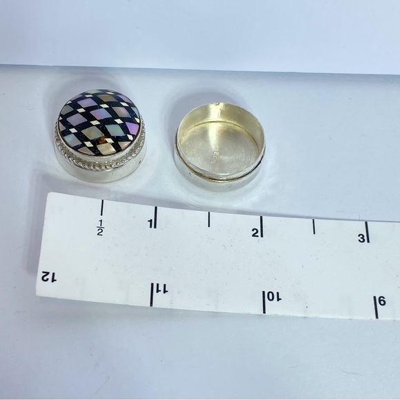 Gorgeous Silver Box with Geometric Inlay - Picture 4 of 10